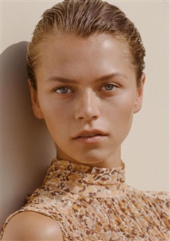 ALANNAH WALTON | D`Management