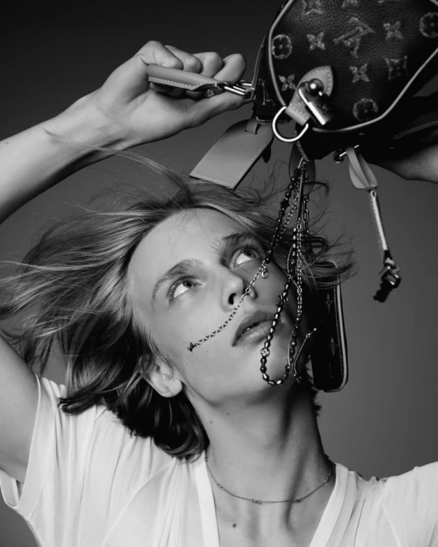 @lucas_ernens for @numeromagazine Homme 51

Photographed @melissadearaujo
Styled @azza_yousif
Hair @barthair
Make up @mazzinimua
Casting @paullouisor