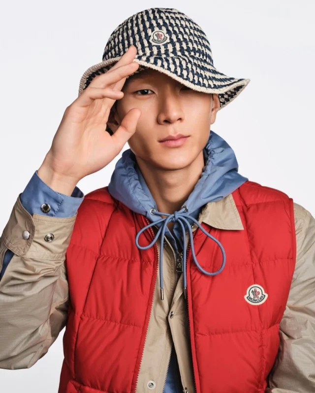 JUNYEONG BAEK @100.zy for @moncler Summer 2026 Collection

Creative director @harrydoncaster
Stylist @maxpearmain
Set designer @andyhillmanstudio
Hair @shioritakahashi
Make up @ammydrammeh