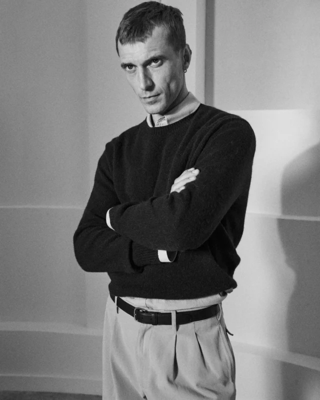 @clementchabernaud for @therow Summer 2026 Menswear Collection Lookbook

Photographer @markrkean
Stylist @brian__molloy
Casting @legainsbourg