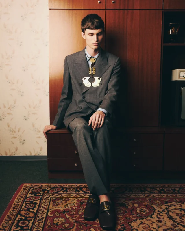 @leander.klugmann for @numero_netherlands "Refined Inhabitant"

Photographer @maximilianmarx_
Stylist @xavioleanzatrentanove
Hair & make up @anna_neugebauer