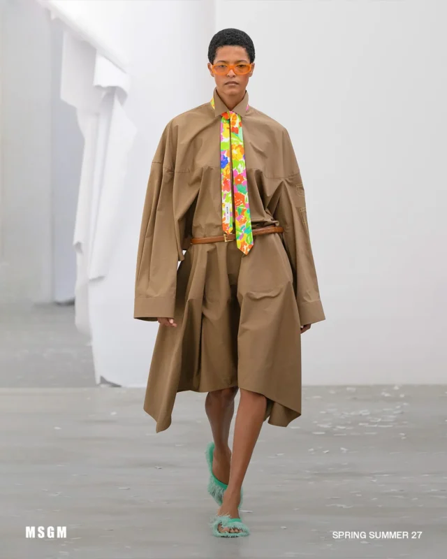 @laizademooura walks the @msgm SS/27 show

Casting @_hollycullen